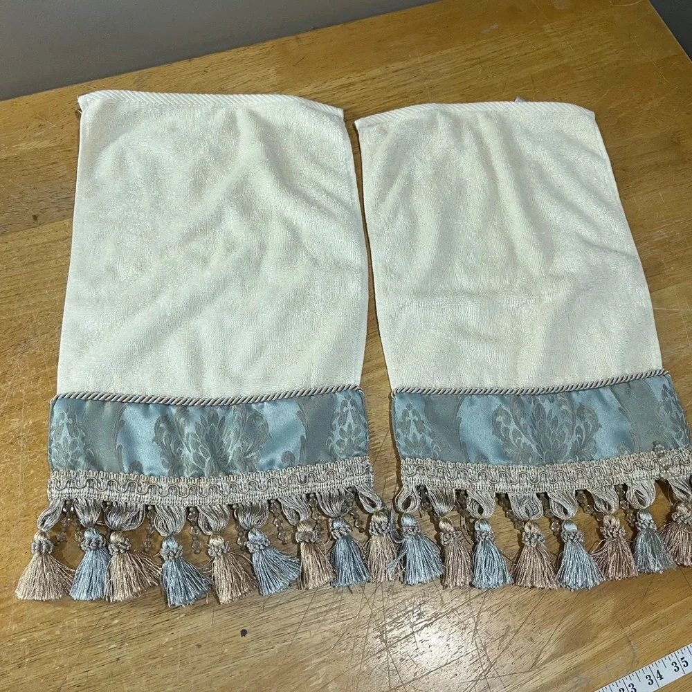 Croscill Home Vtg Regency Blue Damask Tassel Trim Hand Towels Set of 2 Ivory